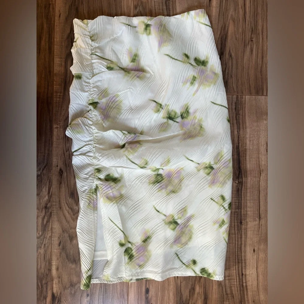 Lulu's Floral Two-Piece Set - Picture 3 of 5